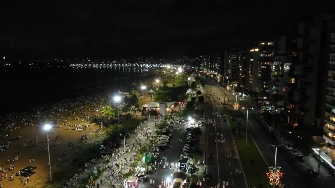 FOTOS E VÍDEOS | Veja como foi a virada do ano em Vitória