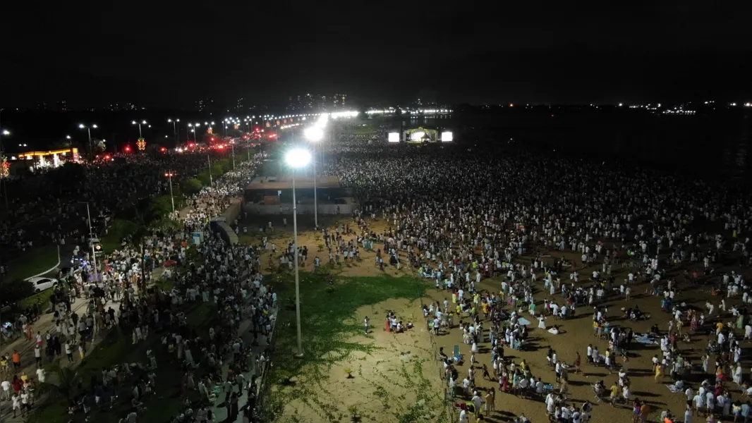 FOTOS E VÍDEOS | Veja como foi a virada do ano em Vitória