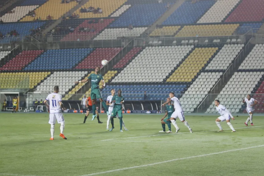 Vitória vence Porto Vitória e assume liderança no Campeonato Capixaba