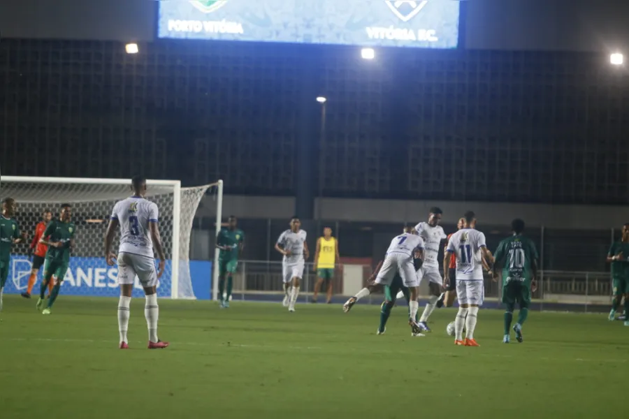 Vitória vence Porto Vitória e assume liderança no Campeonato Capixaba