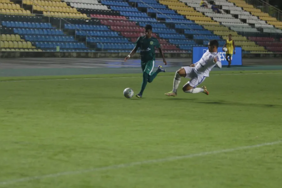 Vitória vence Porto Vitória e assume liderança no Campeonato Capixaba