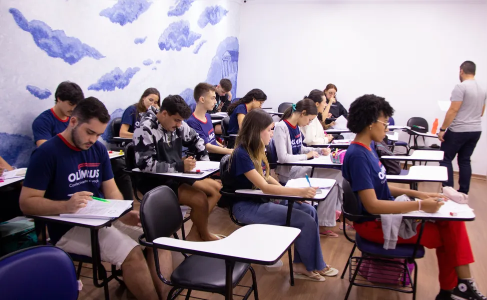 Olimpus prepara alunos do ES para carreiras que acompanham a evolução