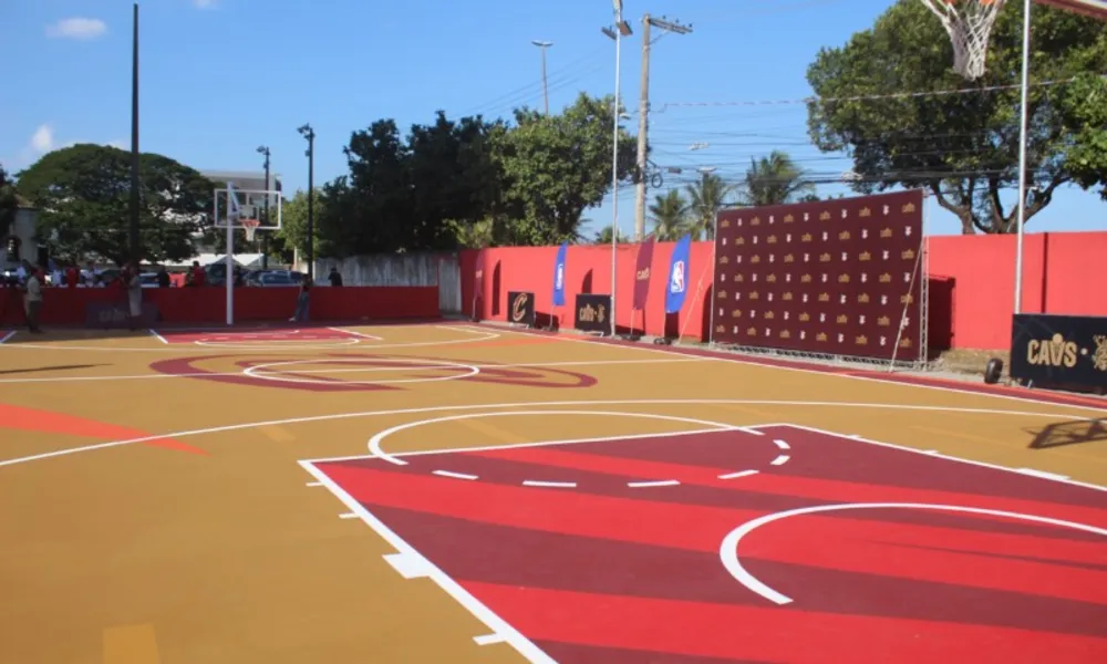 Novas quadras do Saldanha da Gama reformadas por time da NBA são inauguradas