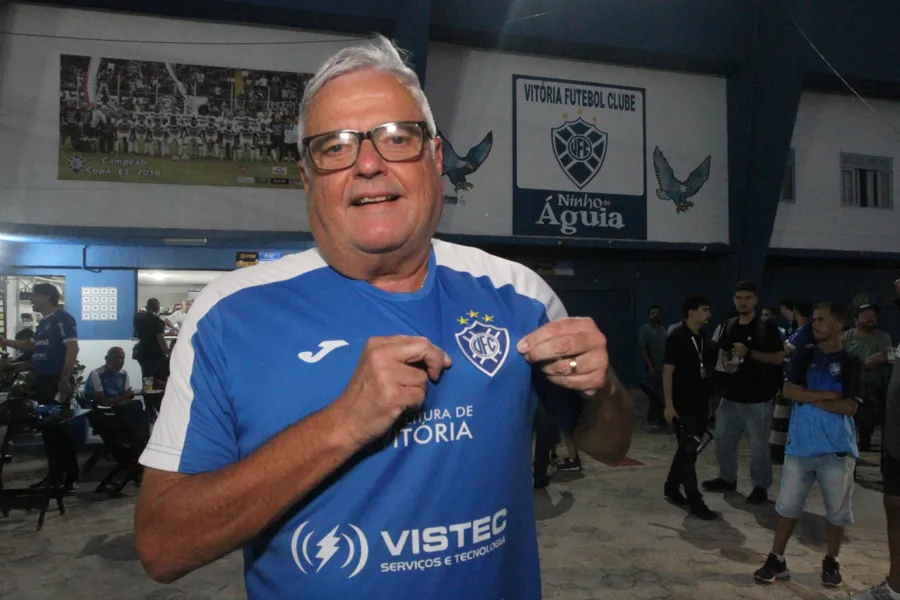 Novo presidente do Vitória toma posse e clube inaugura loja oficial