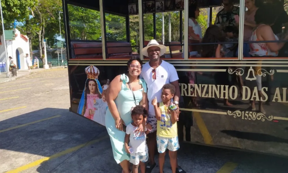 “Trenzinho das Alegrias” atrai turistas ao Convento