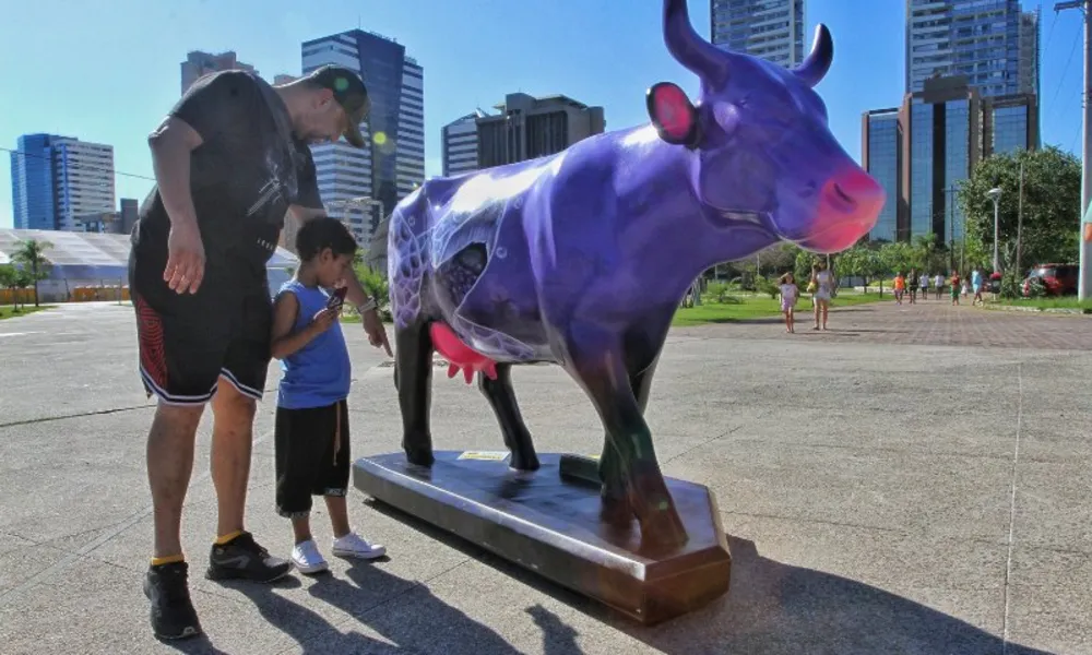 Vacas “invadem” as ruas da Vitória e Vila Velha em projeto de arte