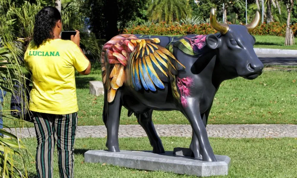 Vacas “invadem” as ruas da Vitória e Vila Velha em projeto de arte