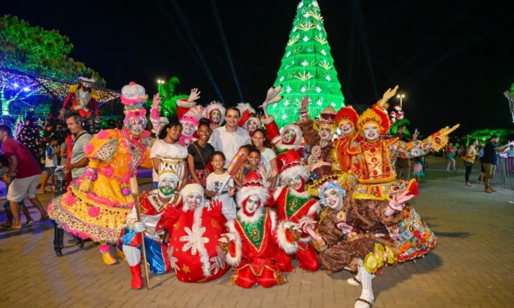 Vitória inaugura decoração natalina na Praça do Papa