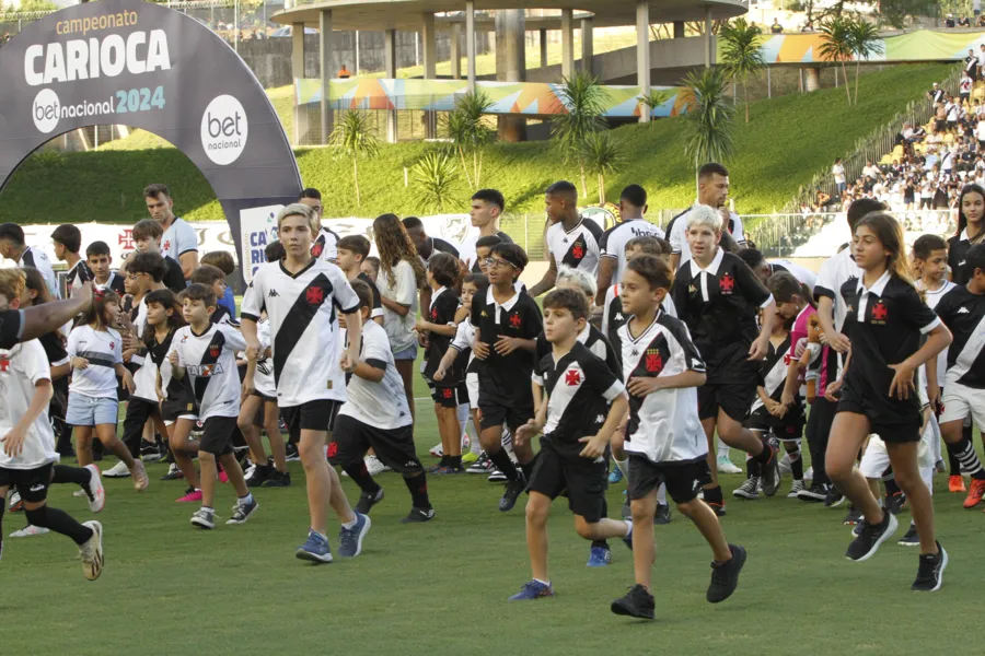 Veja fotos da torcida do Vasco na vitória sobre o Volta Redonda no ES