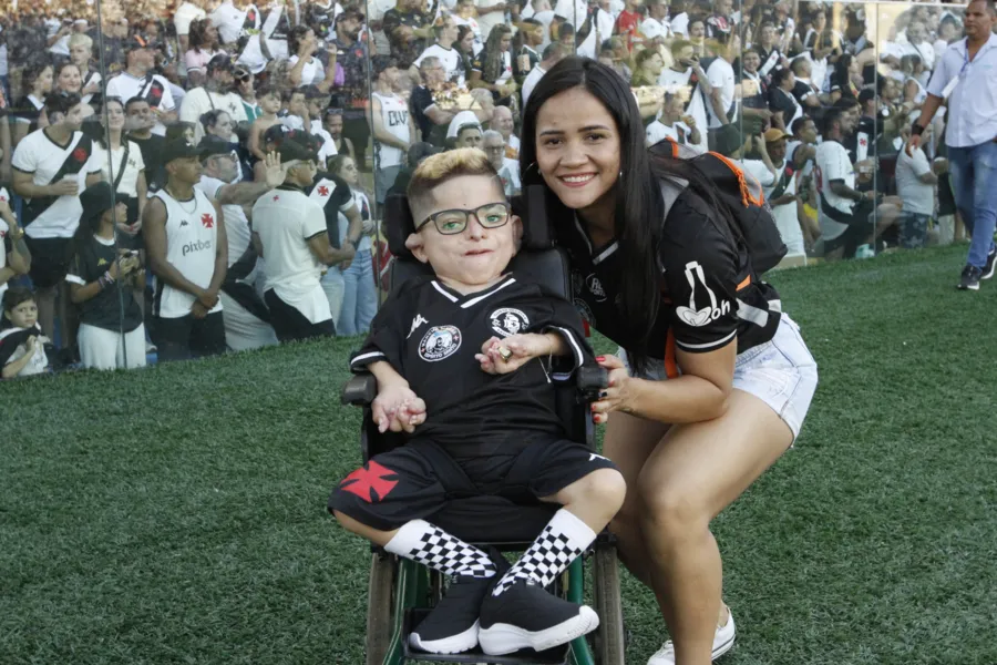 Veja fotos da torcida do Vasco na vitória sobre o Volta Redonda no ES