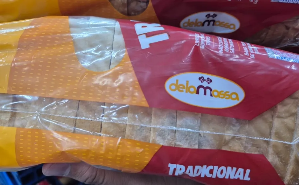 287 kg de carne vencida e produtos com mofo são apreendidos em supermercados no ES