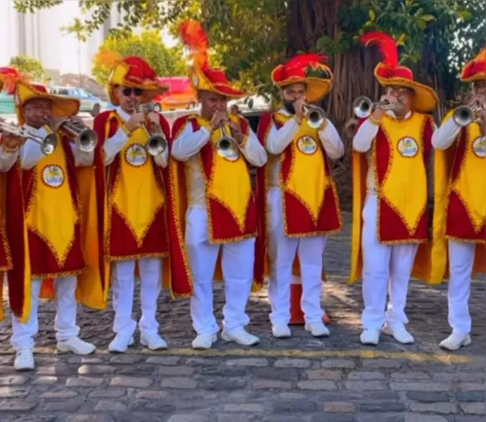 Galo da Madrugada faz desfile emocionante no sábado de Carnaval