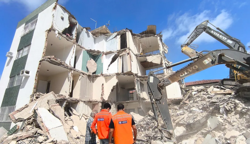 Demolição do Edifício Kátia Melo em Piedade será concluída nesta segunda-feira