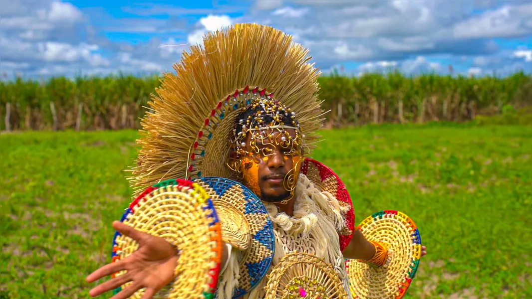 Com sessões gratuitas, ÎANDÉ transforma teatro em solo sagrado da memória negra