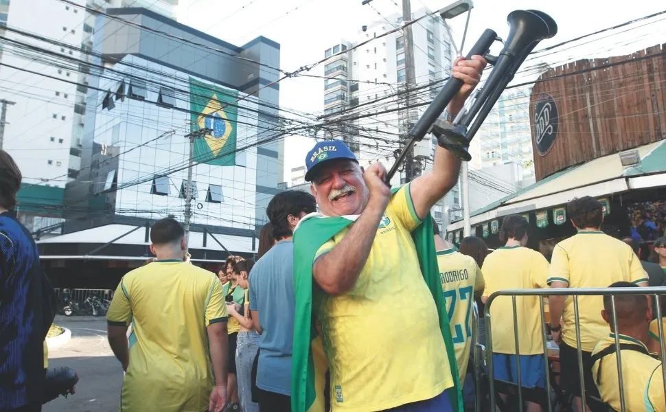 "As coisas vão melhorar": torcedores capixabas avaliam classificação do Brasil