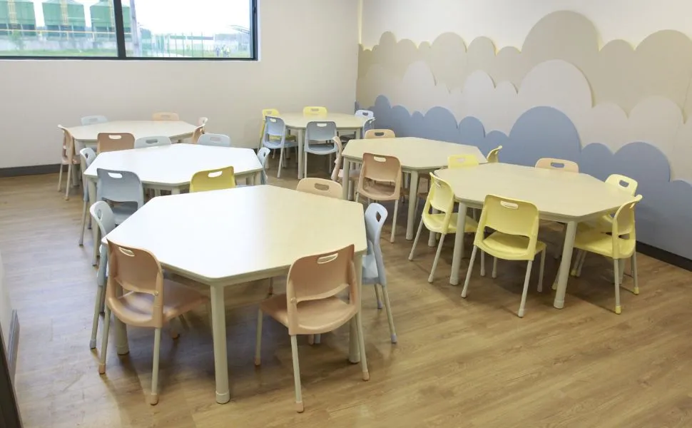 Megaigreja no Aeroporto de Vitória tem restaurante, livraria e até lago artificial