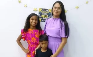 Imagem ilustrativa da imagem Só peço justiça, diz mãe que perdeu 2 filhos após comerem ovo de Páscoa envenenado