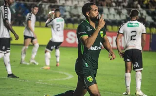 Imagem ilustrativa da imagem Porto Vitória contrata meia e prepara anúncio de ex-Fluminense