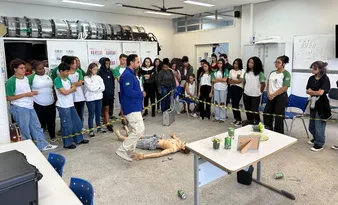 Imagem ilustrativa da imagem Estudantes do ES viram “peritos de crimes” em sala de aula