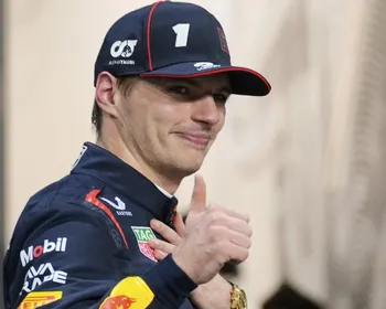 Imagem ilustrativa da imagem F1: Verstappen tem negociações ‘concretas’ com Mercedes, diz canal inglês