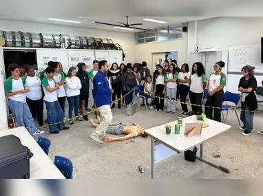 Imagem ilustrativa da imagem Estudantes do ES viram “peritos de crimes” em sala de aula