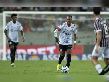 Imagem ilustrativa da imagem Neymar admite que se poupou no Santos por receio de novas lesões: ‘Medinho’