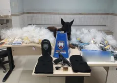 Homem é preso em Cariacica com grande quantidade de drogas e uma arma de fogo