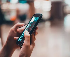 Imagem ilustrativa da imagem Estudante agride coordenadora ao ser flagrado usando celular em escola do ES
