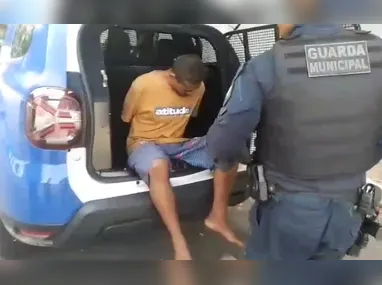 Imagem ilustrativa da imagem Homem é preso por ameaçar pedestres com martelo na Praia do Canto