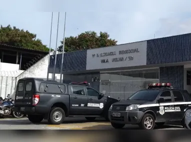 Brenda Luz da Silva tinha 30 anos e foi morta a facadas na frente da filha