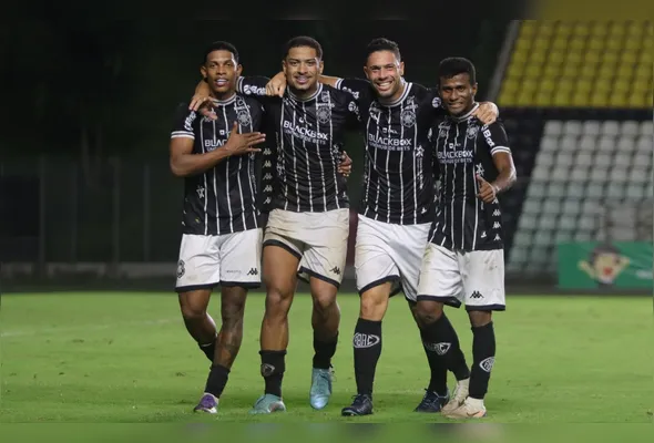 Diego Fernandes marcou dois gols na vitória do Rio Branco.