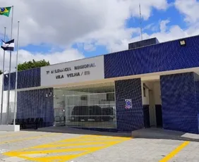 Imagem ilustrativa da imagem Homem é preso após tentar puxar bebê do colo do pai em Vila Velha