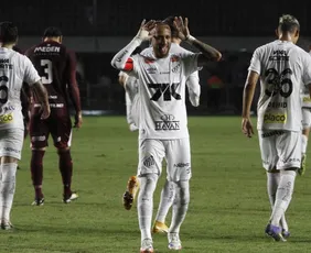 Imagem ilustrativa da imagem Gol, assistência e belo chapéu: Neymar dá show em Cariacica