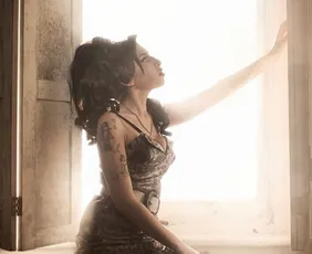 Imagem ilustrativa da imagem Playlist da Semana: 14 anos sem Amy Winehouse