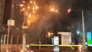 Imagem ilustrativa da imagem VÍDEO I Incêndio atinge fiação próxima a sede da Polícia Civil