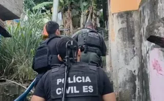 Imagem ilustrativa da imagem Jovem é preso por envolvimento com o tráfico de drogas durante operação em Vitória