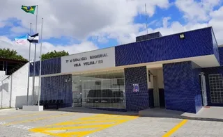 Imagem ilustrativa da imagem Homem é preso após tentar puxar bebê do colo do pai em Vila Velha