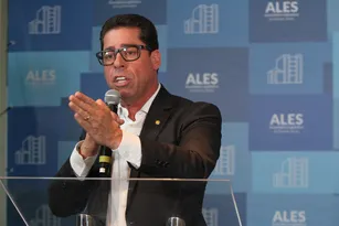 Imagem ilustrativa da imagem Marcelo Santos volta a criticar movimentos de secretários