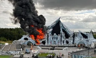 Imagem ilustrativa da imagem Incêndio no Tomorrowland destrói palco principal e festival pode ser suspenso