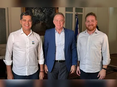 Imagem ilustrativa da imagem Casagrande anuncia Bônus Desempenho para 15 mil professores da Rede Estadual