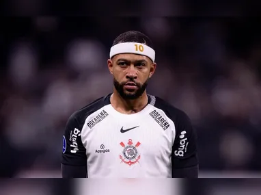 Imagem ilustrativa da imagem Pichação na sede do Corinthians exalta Neto e ataca Memphis