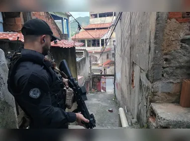Imagem ilustrativa da imagem Suspeitos de furto milionário em caixas eletrônicos são alvo de operação no ES