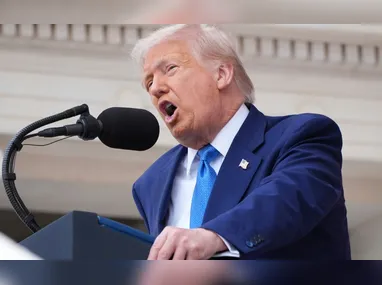 Imagem ilustrativa da imagem Trump assina decreto que aplica sobretaxa de 50% sobre produtos brasileiros