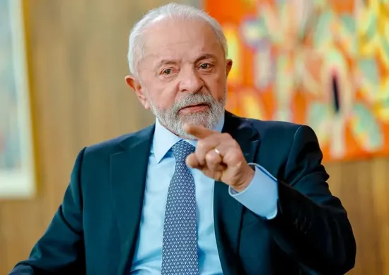 Imagem ilustrativa da imagem Lula assina decretos com novas regras para redes sociais