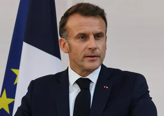 Imagem ilustrativa da imagem Macron enfrenta protestos de estudantes e fechamento de escolas por toda a França
