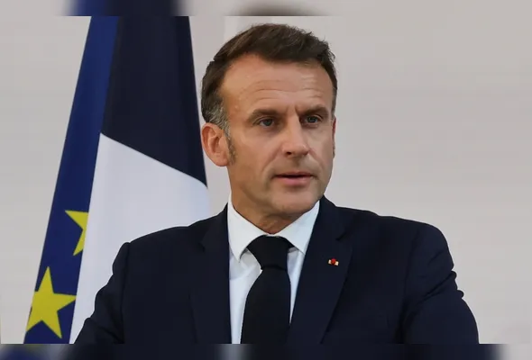 Macron enfrenta protestos de estudantes e fechamento de escolas por toda a França