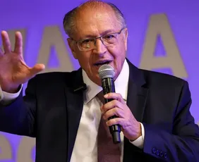 Imagem ilustrativa da imagem Alckmin espera fim de guerra em 60 dias e admite prorrogar subsídio ao diesel