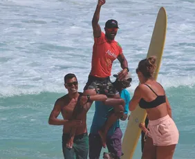 Imagem ilustrativa da imagem Alexandre Escobar mira título nacional de surfe
