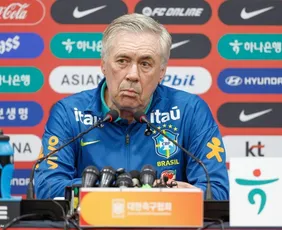 Imagem ilustrativa da imagem Ancelotti não descarta Neymar na Copa de 2026, mas dá aviso: 'Tem que estar 100%'