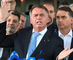 Imagem ilustrativa da imagem Bolsonaro presta depoimento nesta terça sobre arma apreendida em blitz